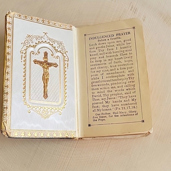 Vintage 1925 Pearls of Prayer Children's Prayer Book- Celluloid Cover - Picture 3 of 8